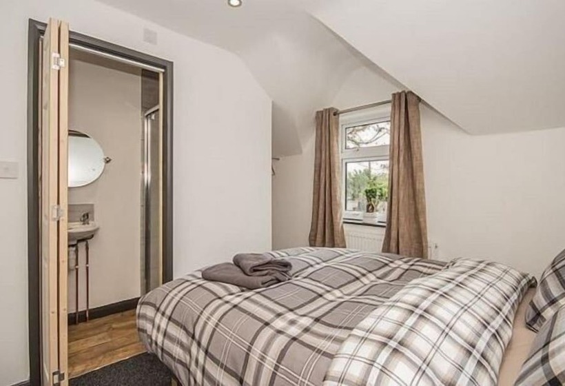 اتاق استاندارد, Featherbed Cottage
