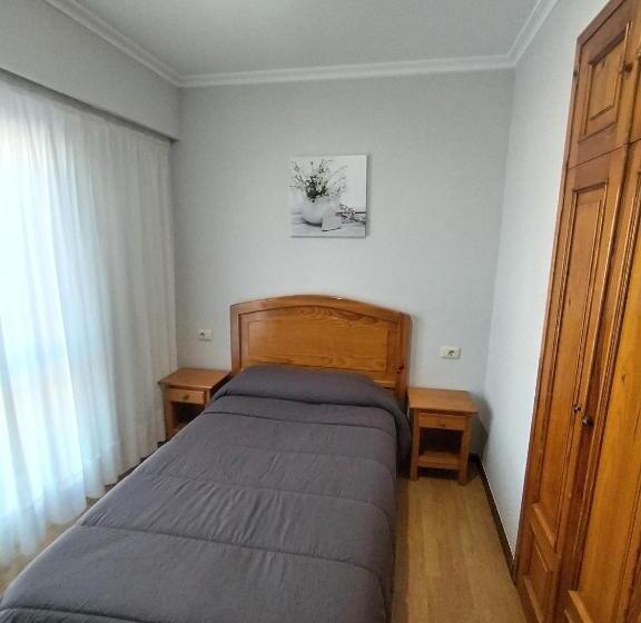 اتاق استاندارد یک نفره, Hostal Cid
