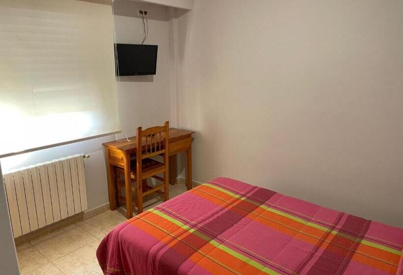 اتاق استاندارد یک نفره, Hostal Cid
