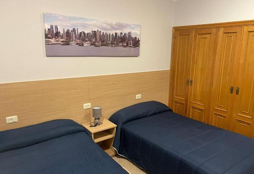 اتاق استاندارد, Hostal Cid