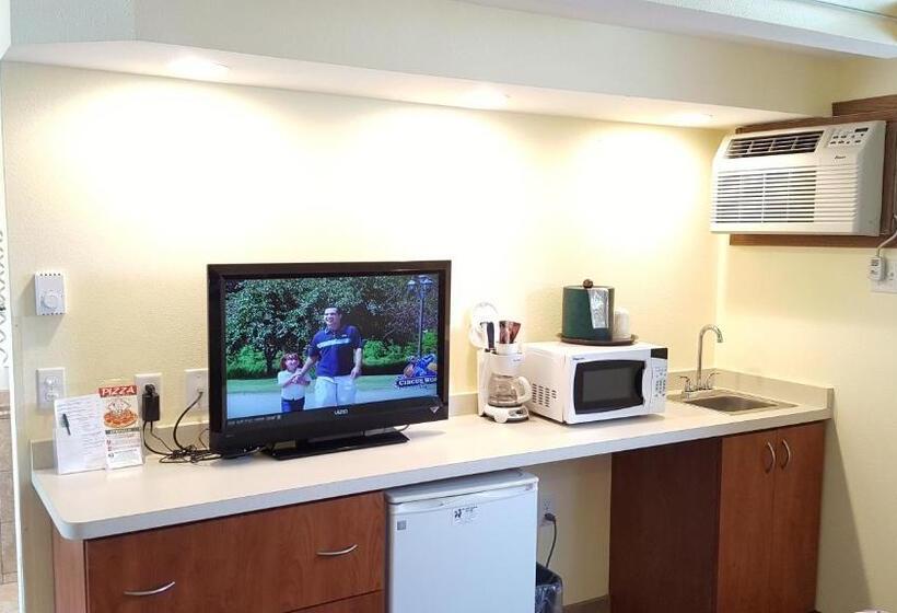 带大床的标准间, Black Hawk Motel & Suites