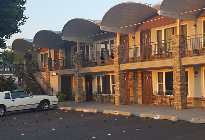 带特大床的标准间, Black Hawk Motel & Suites