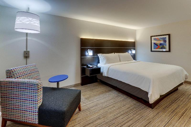 اتاق استاندارد, Breeze Inn