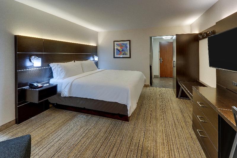 اتاق استاندارد, Breeze Inn