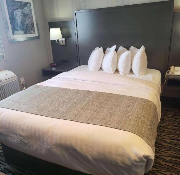 Suite King Bed, Best Western Sawtooth Inn And Suites