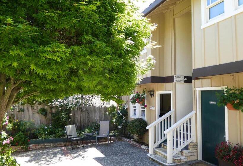 اتاق استاندارد, Briarwood Inn