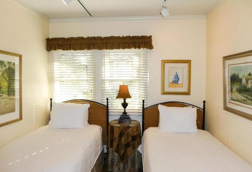 خانه 2 خوابه, Briarwood Inn