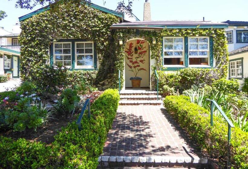 اتاق لوکس, Briarwood Inn