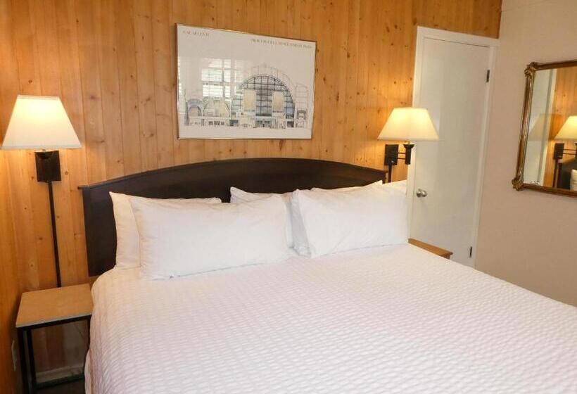 اتاق لوکس, Briarwood Inn