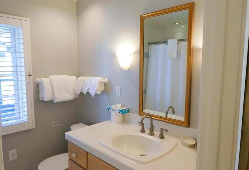 1 Bedroom Penthouse Apartment, Briarwood Inn