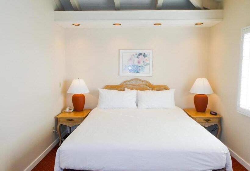 1 Bedroom Penthouse Apartment, Briarwood Inn