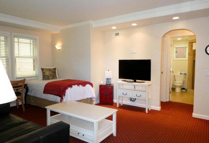 اتاق لوکس خانوادگی, Briarwood Inn