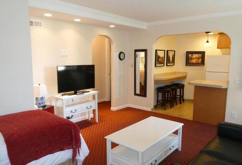 اتاق لوکس خانوادگی, Briarwood Inn