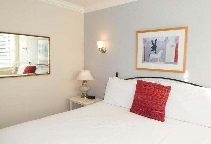 آپارتمان 4 خوابه, Briarwood Inn