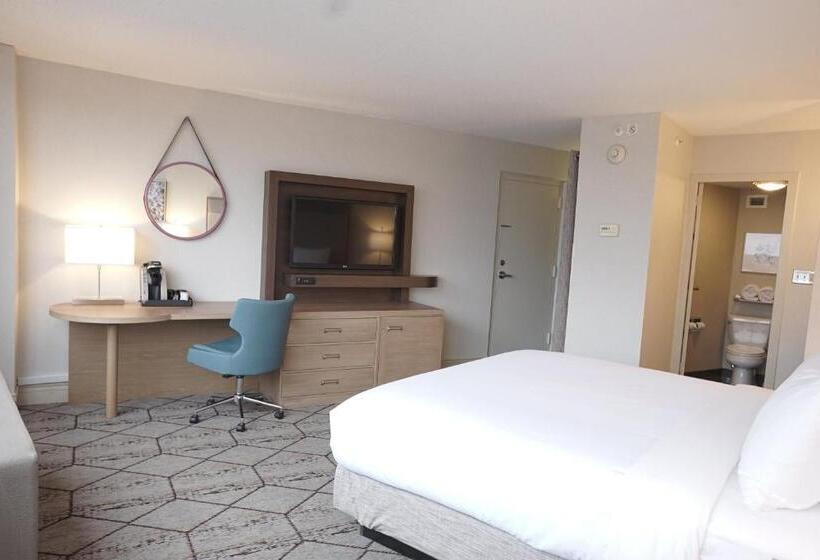 Quarto Estandar Cama King, Crowne Plaza Syracuse