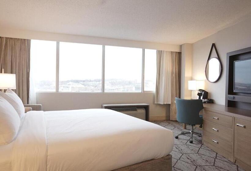 Quarto Estandar Cama King, Crowne Plaza Syracuse