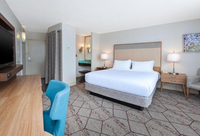 Quarto Standard Cama King, Crowne Plaza Syracuse