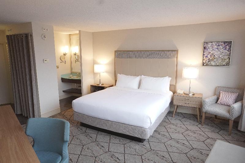 اتاق استاندارد, Crowne Plaza Syracuse, An Ihg