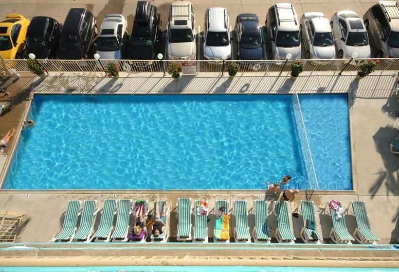 سوییت خانوادگی, Bristol Plaza Resort Motel