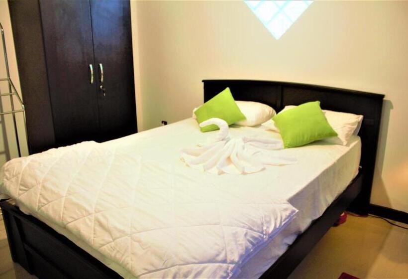 اتاق استاندارد سه نفره, Sky White Villa
