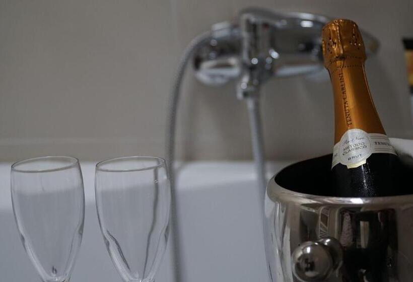 اتاق استاندارد با وان آب گرم, Fiorenzuola Bed & Breakfast