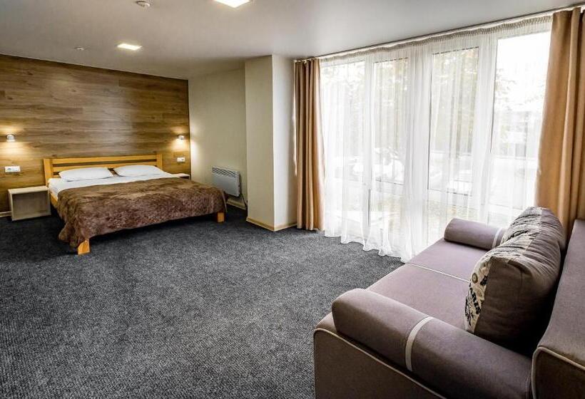 اتاق سوپریور, Rooms