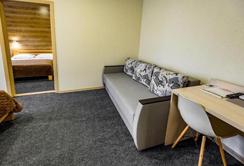 سوییت خانوادگی, Rooms