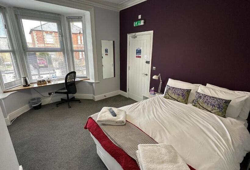 اتاق لوکس, Arlan House, Central Basingstoke