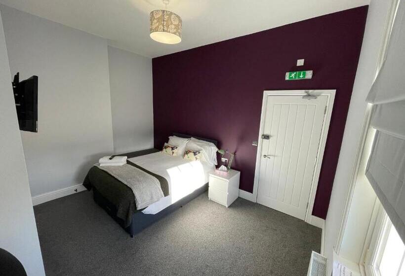 اتاق لوکس, Arlan House, Central Basingstoke