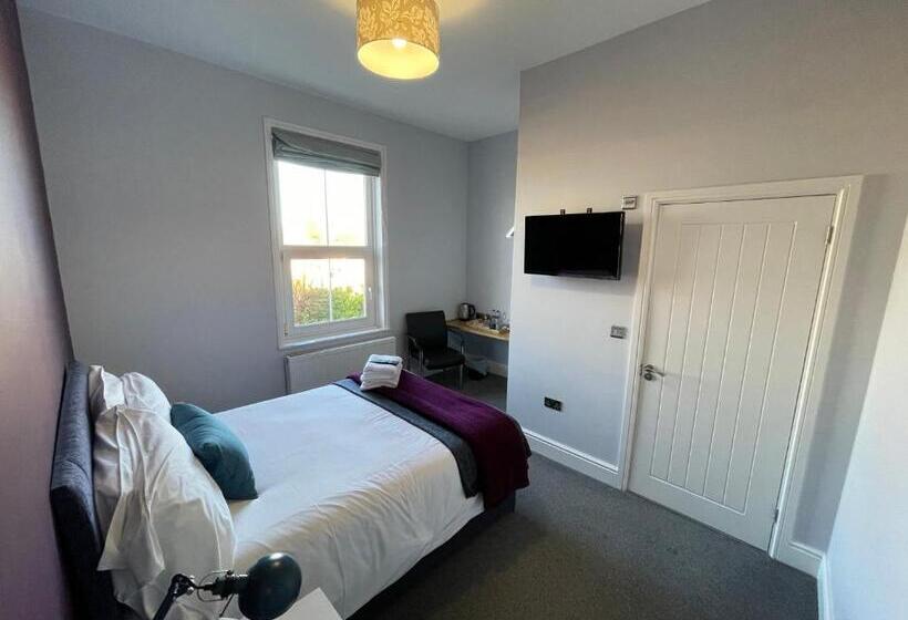 اتاق لوکس, Arlan House, Central Basingstoke