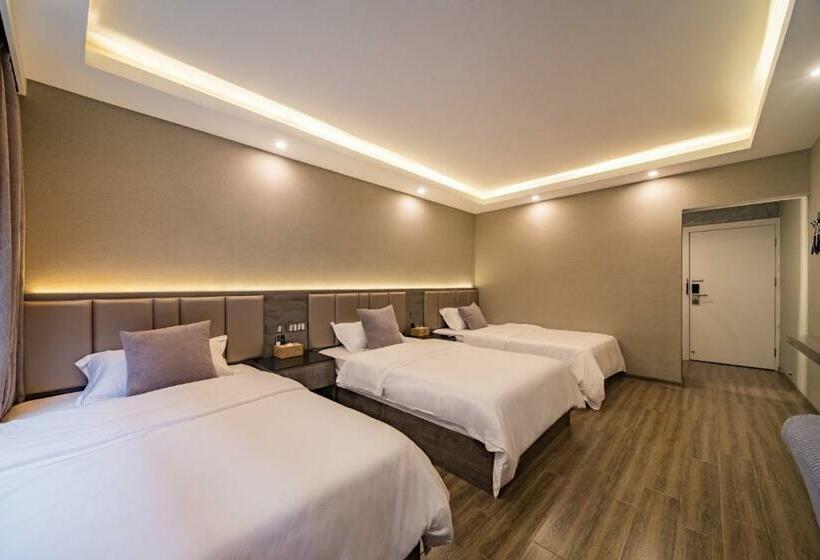 اتاق استاندارد سه نفره, Global Village Mountain View Yangshuo