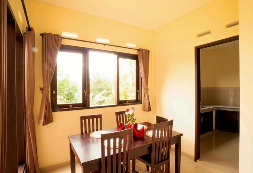سوییت جونیور, Shitala Villa
