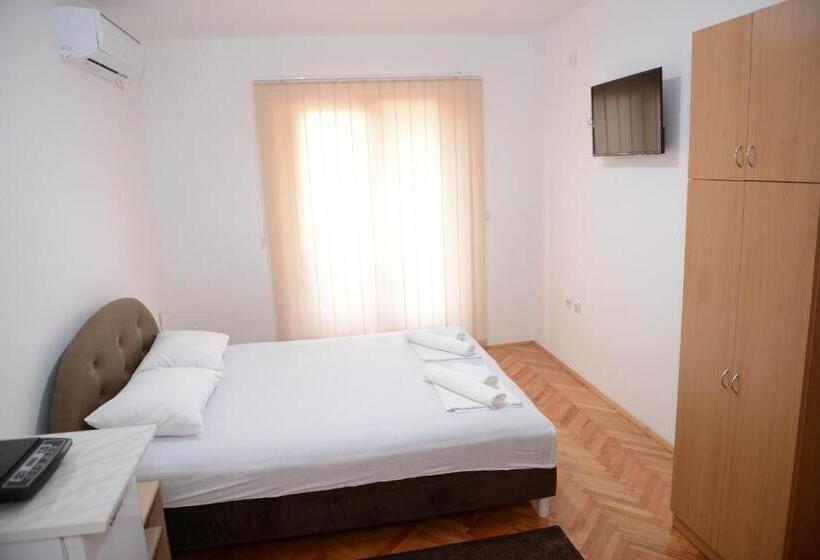 استودیوی استاندارد, Prenoćište Vila Tasić