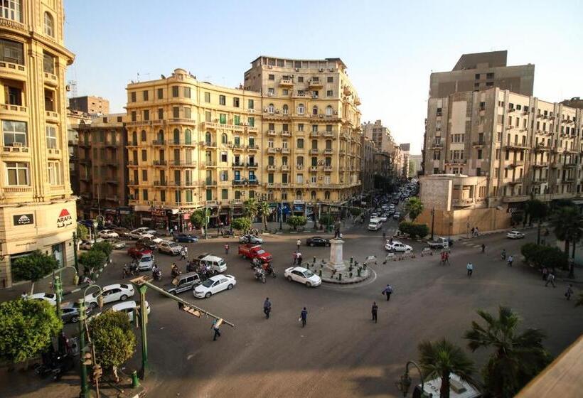 سوییت جونیور لوکس, Miramar Talaat Harb Square