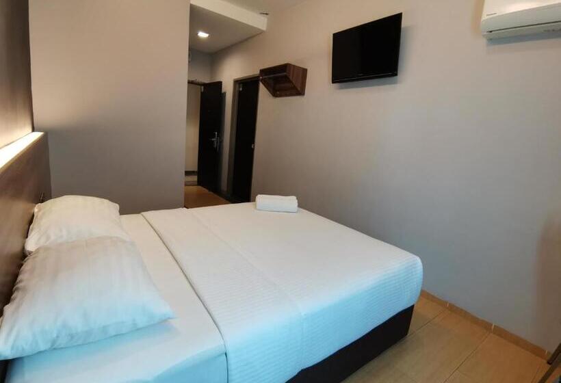 Quarto Deluxe, Lumut