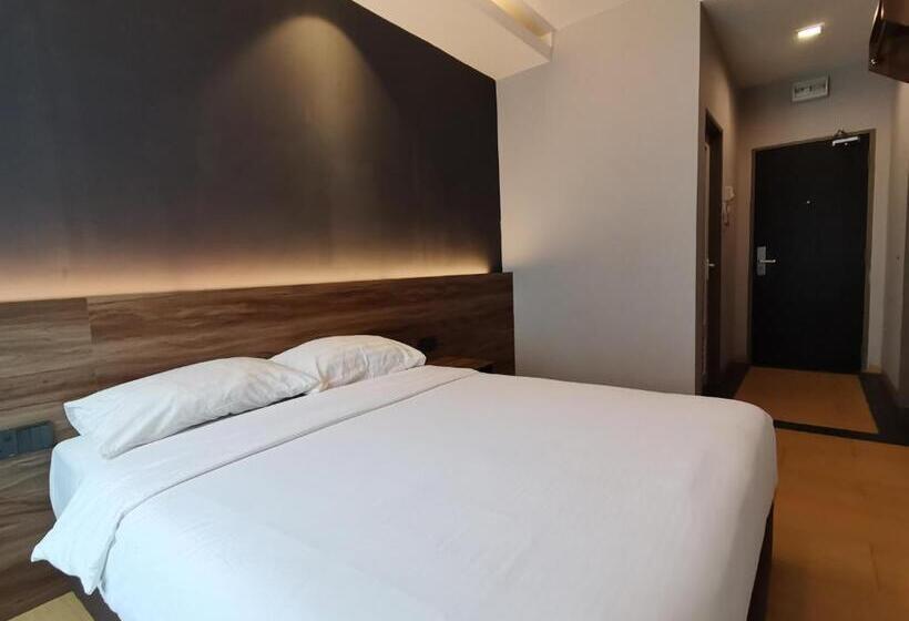 Quarto Deluxe, Lumut