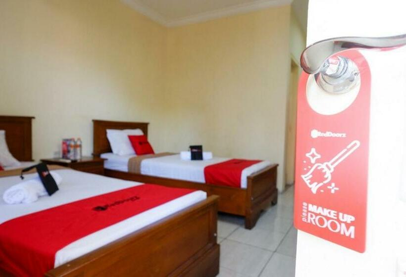 اتاق استاندارد, Reddoorz Plus Near Stadion Wijaya Kusuma