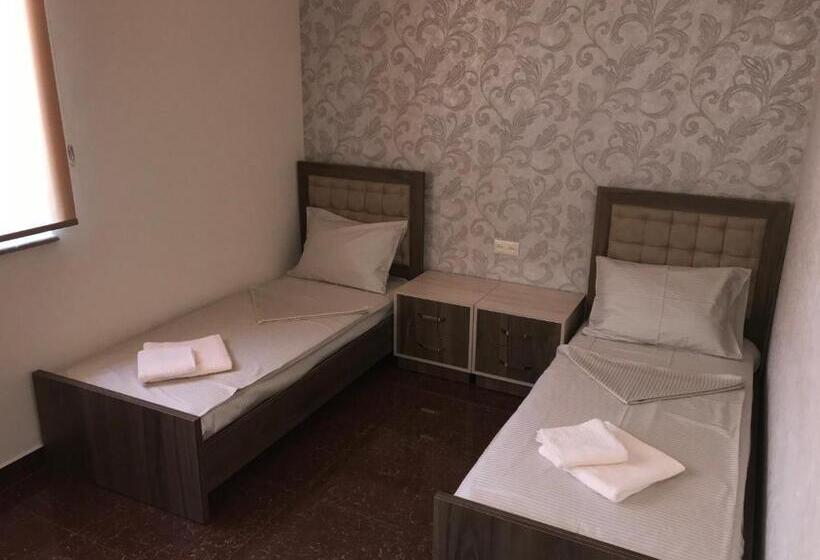 اتاق اکونومی, Liko Hostel
