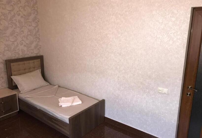 اتاق اکونومی, Liko Hostel