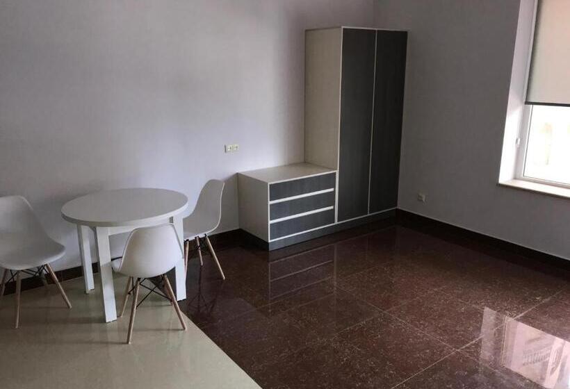 اتاق خانوادگی, Liko Hostel