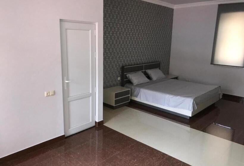اتاق خانوادگی, Liko Hostel