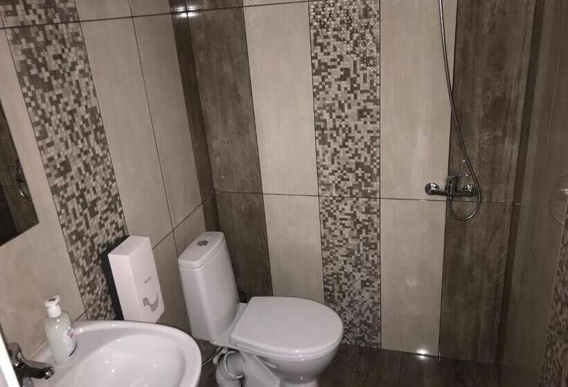 اتاق استاندارد چهار تخته, Liko Hostel