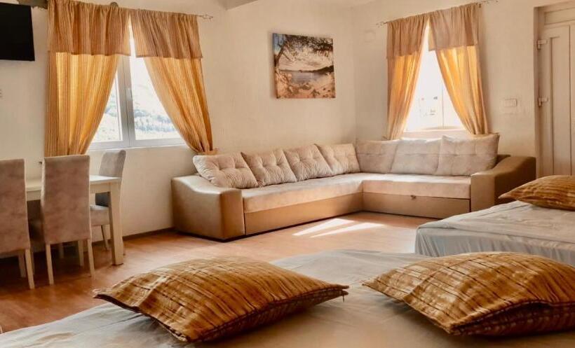 اتاق استاندارد با چشم‌انداز کوهستان, Bali Mountain Resort Montenegro