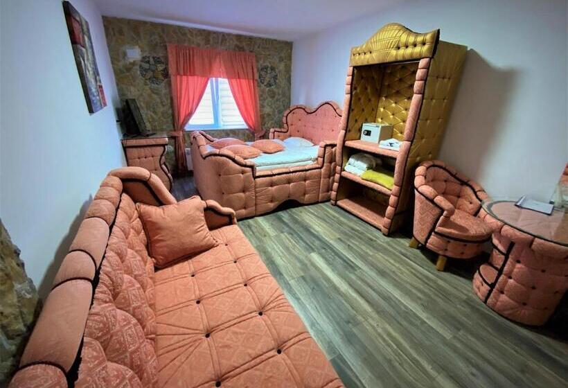 اتاق استاندارد سه نفره, Bali Mountain Resort Montenegro