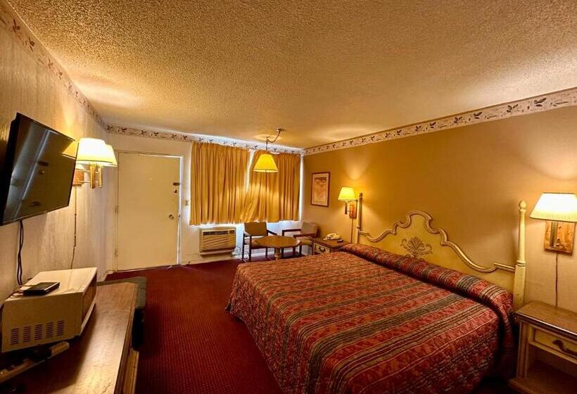 اتاق استاندارد با تخت بزرگ, The Hastings Inn Salina