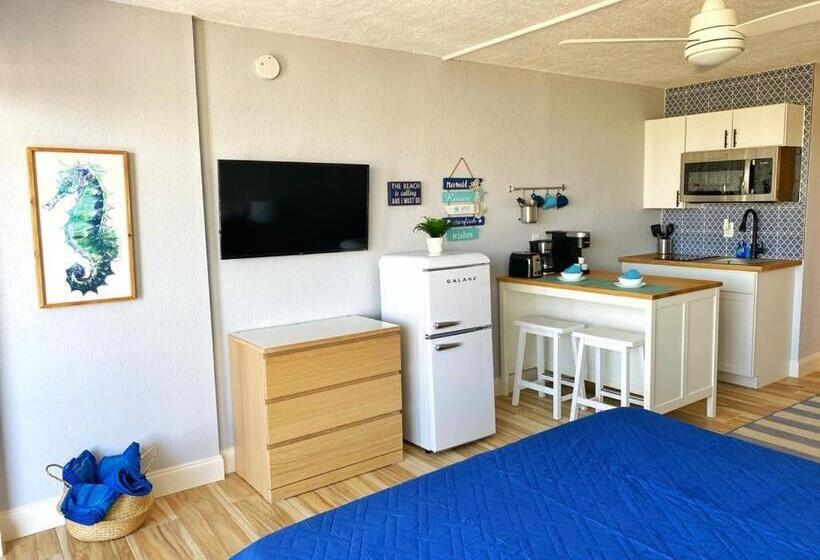 استودیوی استاندارد با چشم‌انداز دریا, Castaways Resort Studios