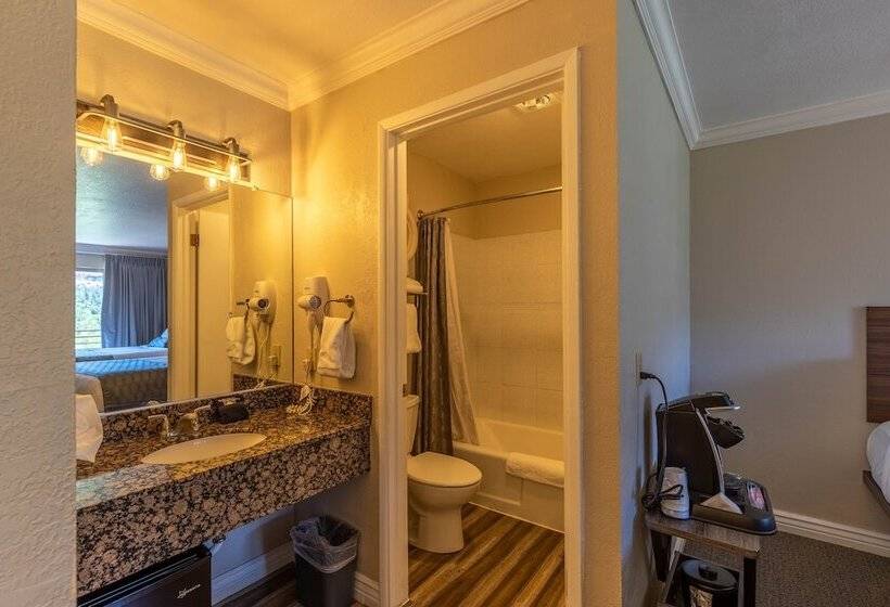 اتاق استاندارد با 2 تخت دوبل, Cedars Resort
