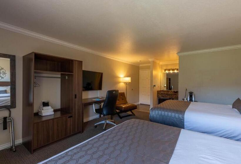 اتاق استاندارد با بالکن, Cedars Resort