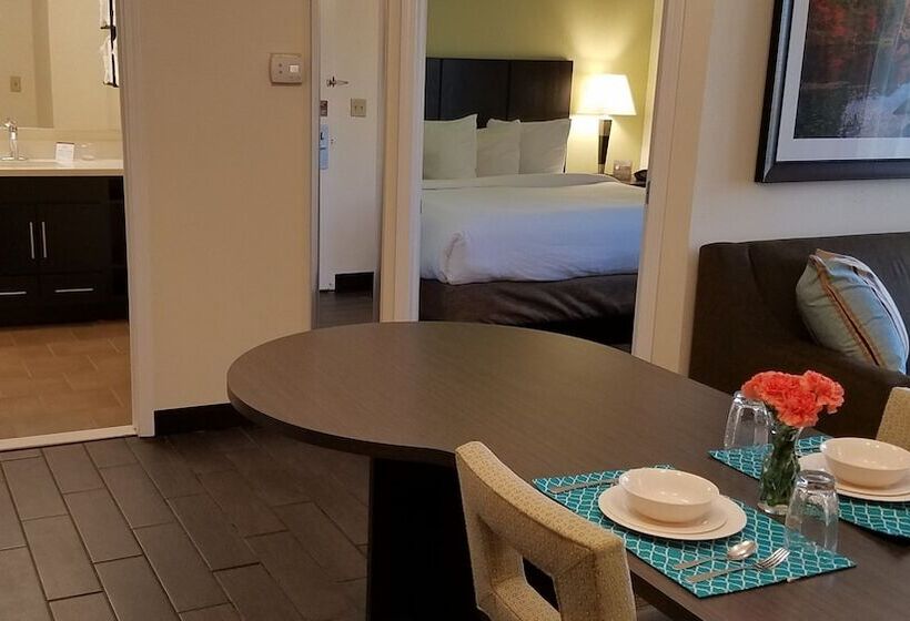 Suite Kingsize Bett, Candlewood Suites East Syracuse Carrier Circle