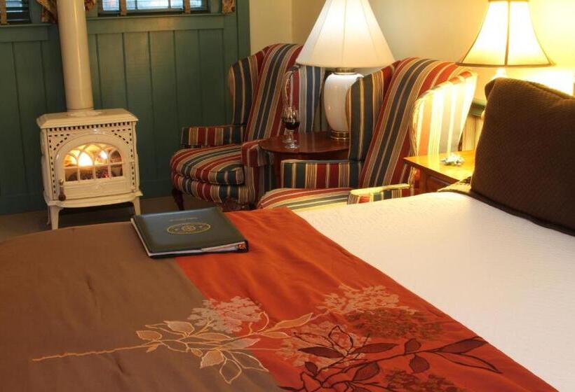 キングサイズベッドのスーペリアルーム, Captain's House Inn